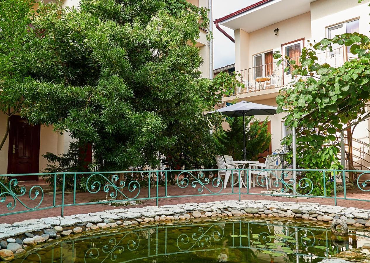 Готель Marco Club Гагра Екстер'єр фото